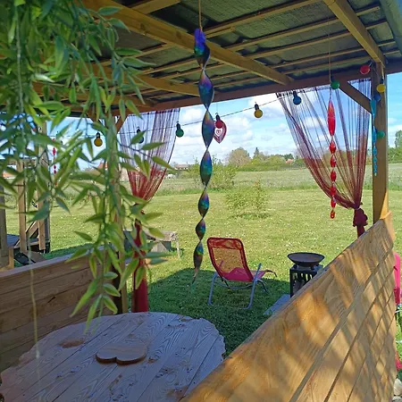 Campsite Roulotte O Reves Atypiques Bouce (Allier)