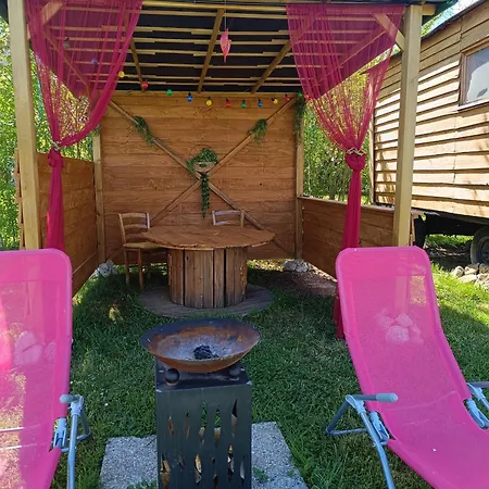 Roulotte O Reves Atypiques Campsite